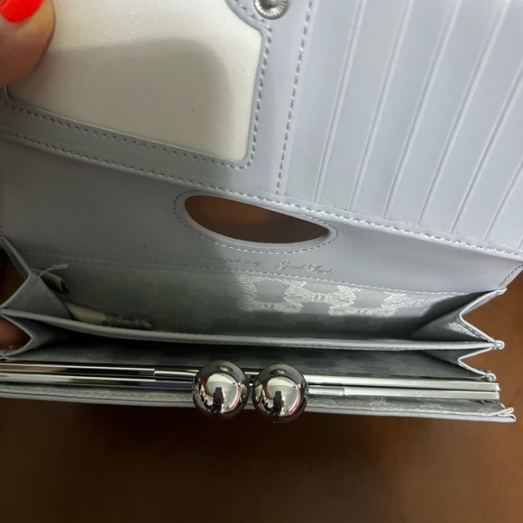 Ted baker’s clutches in 2 colours - Picture 4 of 6